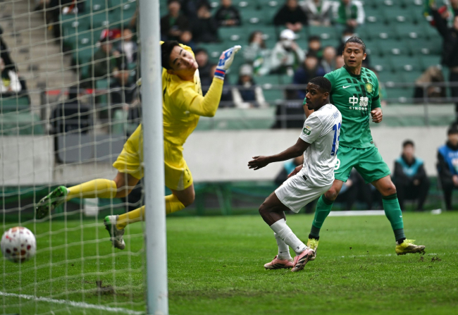 国足队长张玉宁纠合3轮中超破门