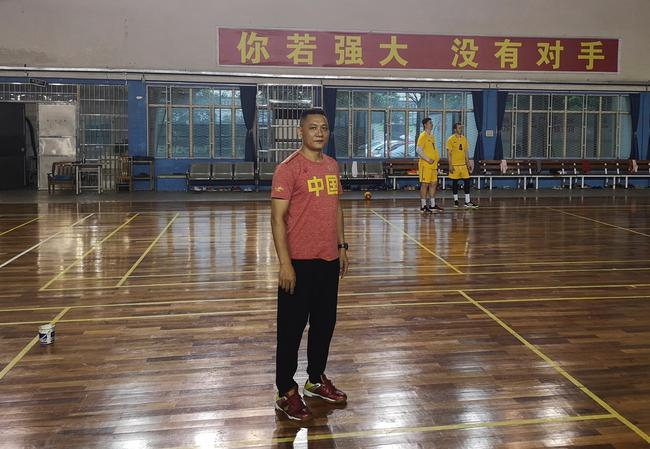 广东路环四庙男子手球俱乐部刘康伶主教练