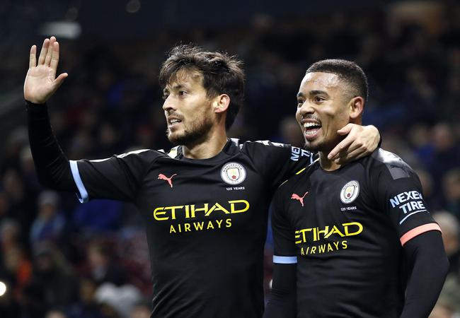 席尔瓦和热苏斯庆祝进球