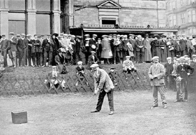赫德1902年英国公开赛中开球