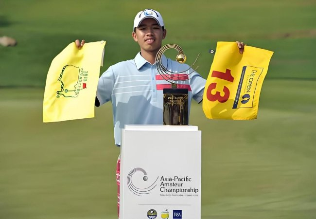 关天朗赢得2012年亚太业余冠军赛（像片来改过浪高尔夫）