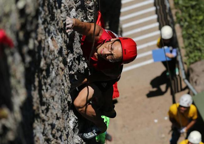 019中国攀岩自然岩壁系列赛（神仙居站）男子组冠军黄周文