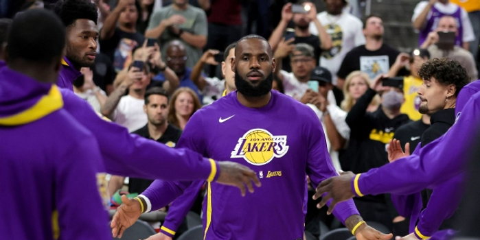 詹姆斯转会凯尔特人背后的惊人内幕