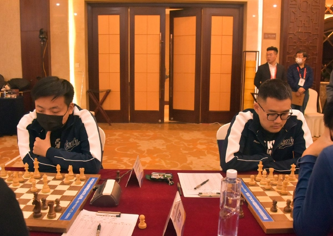 许翔宇李荻作为成都蓓蕾俱乐部队队员并肩作战