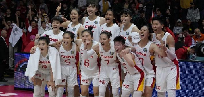 中国女篮力克法国晋级四强