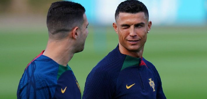 C罗亮相葡萄牙队集训 备战欧预赛