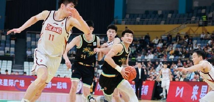德比战广厦逆转浙江 孙铭徽37分胡金秋15+9