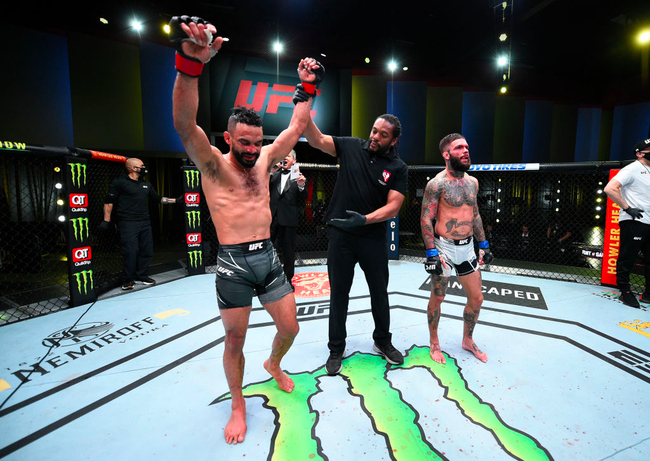 冯特一致判定击败了前雏量级冠军加布兰特