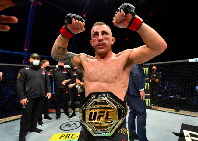 沃尔卡诺夫斯基在下一场冠军卫冕战之前要先和对手执教最新一季的“终极斗士”