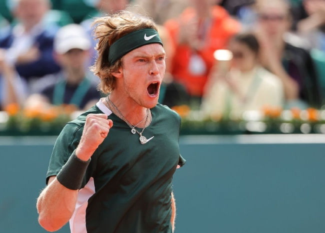 卢布列夫强势挺进塞尔维亚站决赛，并将与德约科维奇争夺本次赛事冠军