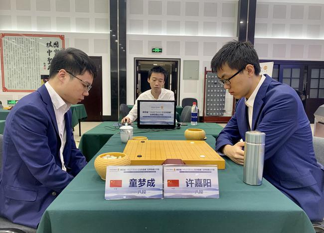 许嘉阳力克童梦成