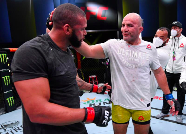 特谢拉在这场关键对决中降服战胜了上托斯