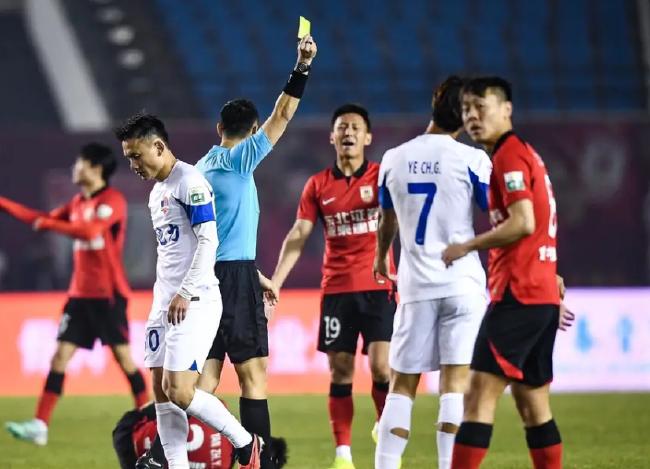 中超-亚泰0-1梅州谢晖主场首秀开局不佳鲁尼获胜