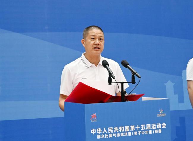 广西壮族自治区体育局二级巡视员、东谈主事教练处处长梁剑波致辞。