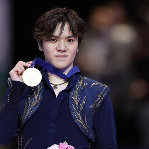 日本花滑名将羽生结弦宣布复出备战冬奥会