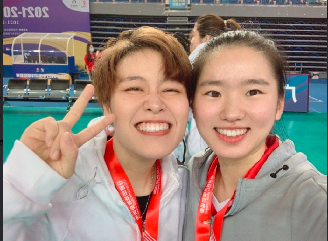 王唯漪和倪非凡合影