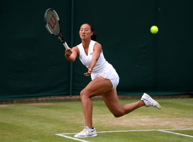 郑钦文仍未找到在草地赛场的正确节奏（资料图）