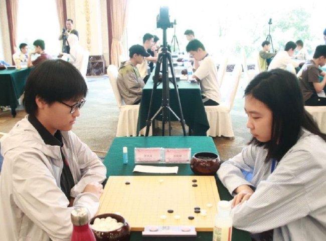 (视频纪录赛场情况)