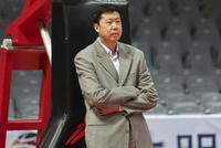 王治郅:有些队员打王者荣耀很来劲 打球时不说话
