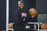 湖人再裁两人15+2大名单出炉! 字母弟也留下