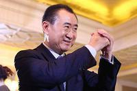 万达内部称新赛季将投10亿 王健林劝贝帅收回辞呈
