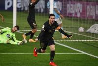 西甲-法蒂连场进球 梅西造乌龙 10人巴萨3-0客胜