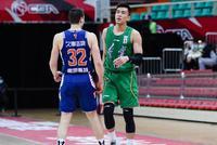 CBA-上海加时逆转辽宁5连胜 北京复仇新疆取4连胜