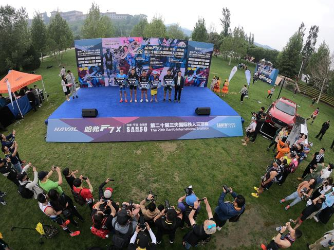 （男子全程组颁奖仪式）