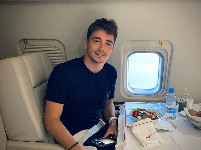 勒克莱尔煲个剧留个影