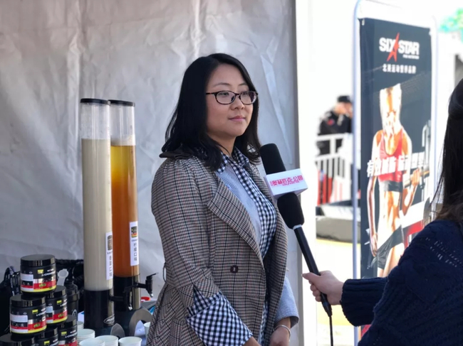 北京奥威特运动营养科技有限公司市场副总监 赵丹女士 &nbsp;接受媒体采访