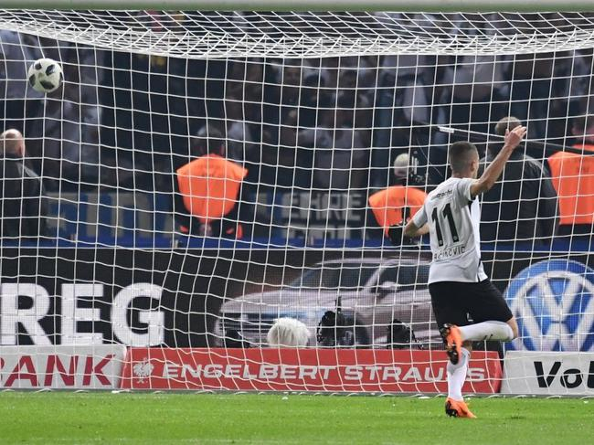 加契诺维奇破门瞬间