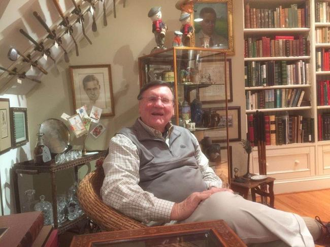 艾伦和他的部分藏品