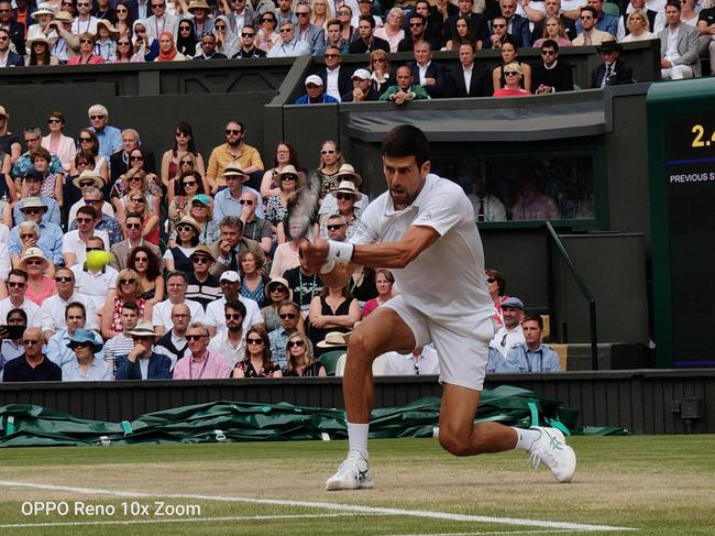 德约科维奇反拍进攻 图为OPPO Reno十倍变焦版拍摄