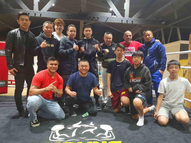 20日徐灿在杨连慧拳馆的进行了最后一练