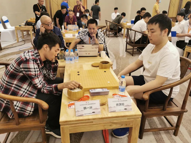 曹潇阳五段 胜 韩一洲八段