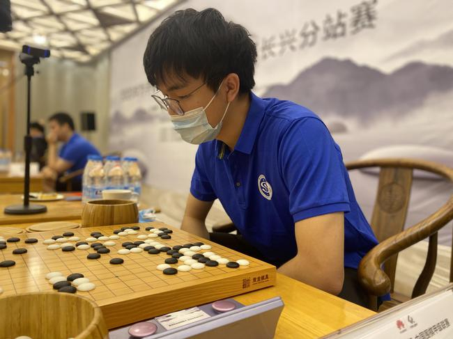 （2020华为手机杯中国围棋甲级联赛中的柯洁）