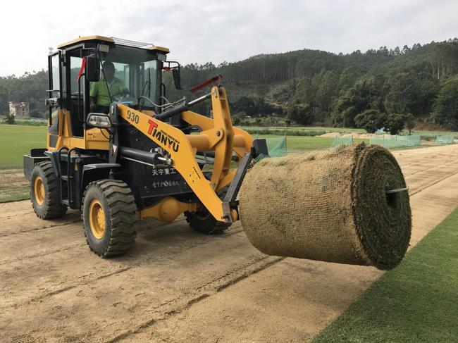 大草皮卷起草皮机