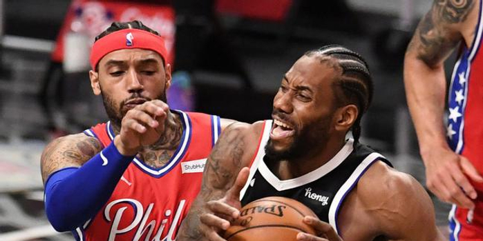 快船詹姆斯状态回暖连续砍下高分 球迷期待他在季后赛大放异彩