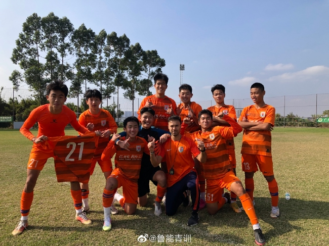 鲁能足校-人才不断档