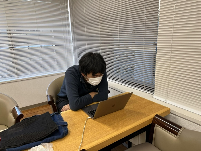 东京大学生联队原本打第3台的曹睿梟顶上1台，曹睿梟在棋圣战预选中赢过职业九段