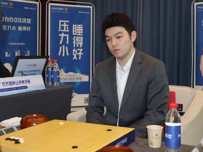 中国围棋第24位世界冠军 李轩豪九段