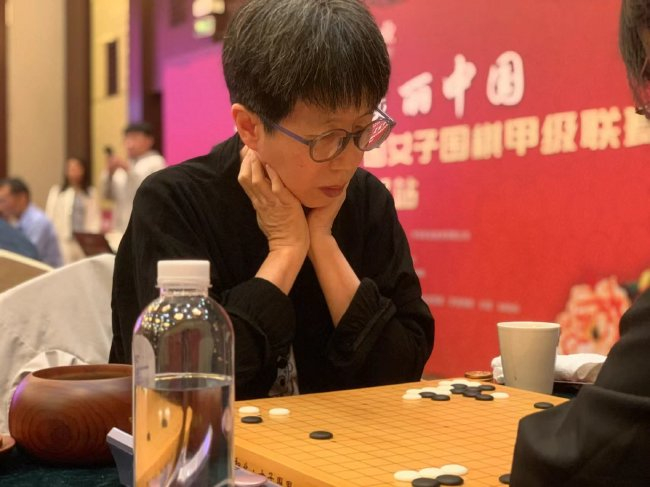 芮乃偉九段本輪快勝對手