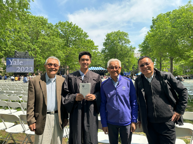 2023年吴所谓在耶鲁大学毕业