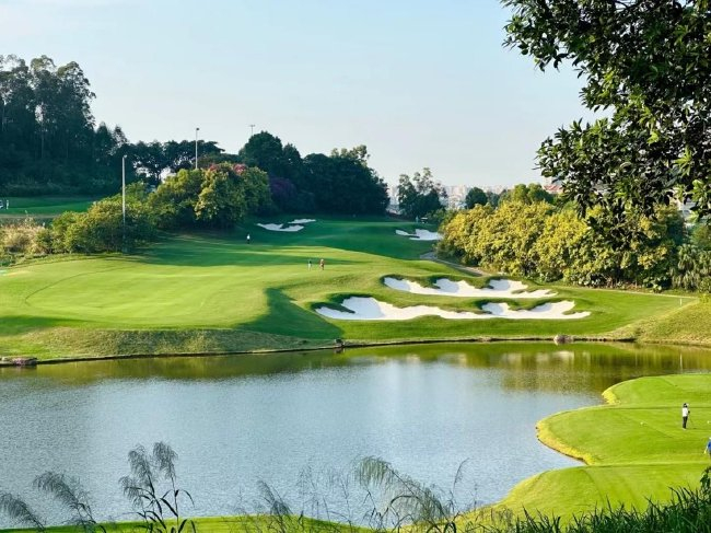 清远假日半岛高尔夫球会