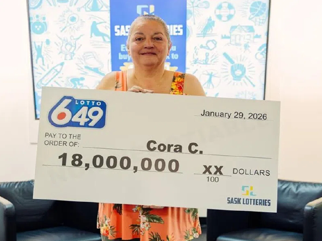 科拉领取1800万加元大奖