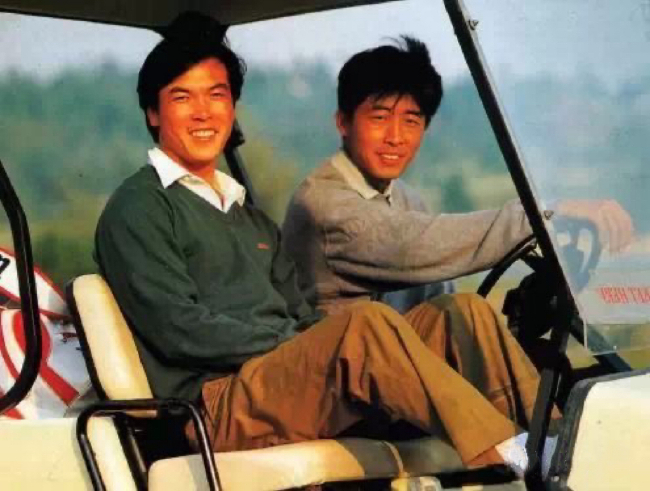 1995年的程军（右）和张连伟（左）