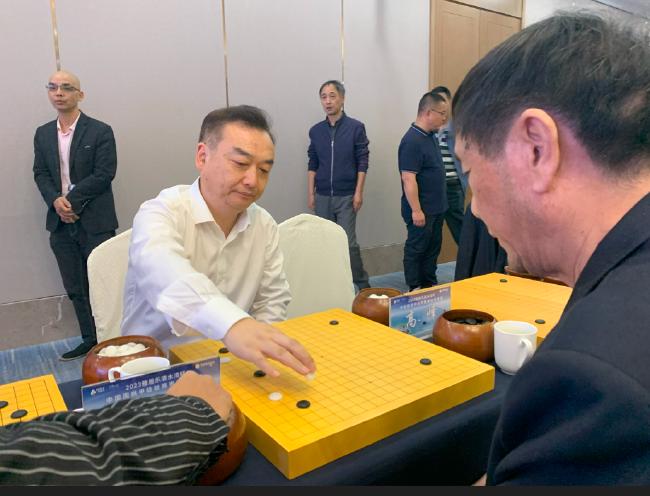 丁波率领棋迷