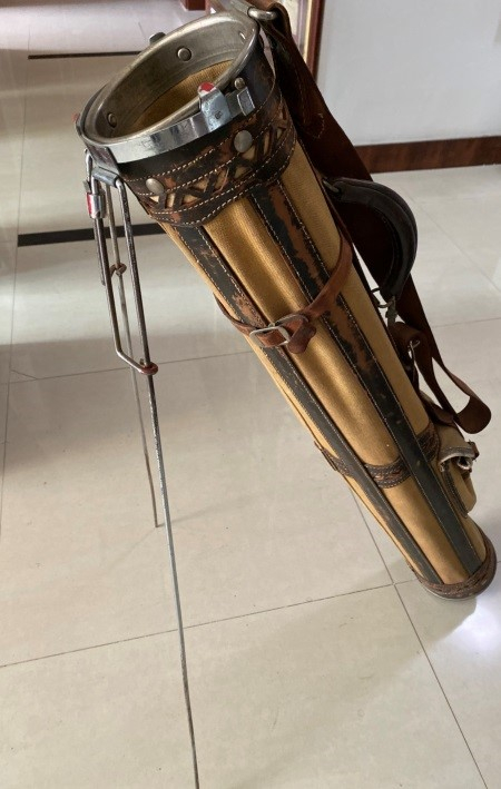 馆藏新月支架和笔筒式球包