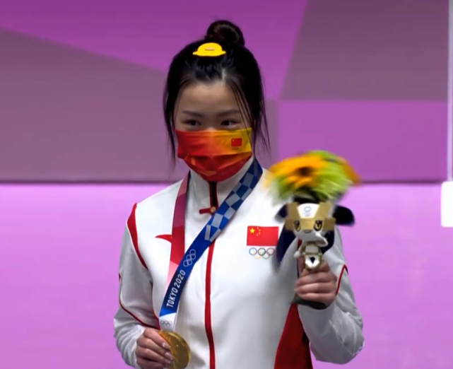 杨倩绝杀成为了女子10米气步枪奥运新科冠军