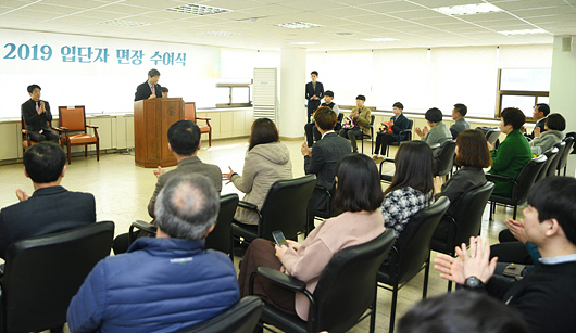 韩国棋院四楼举行入段仪式